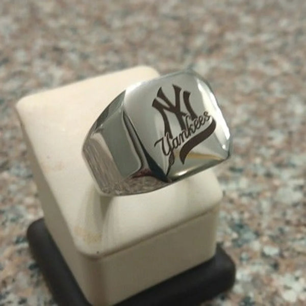 New York Yankees Ring